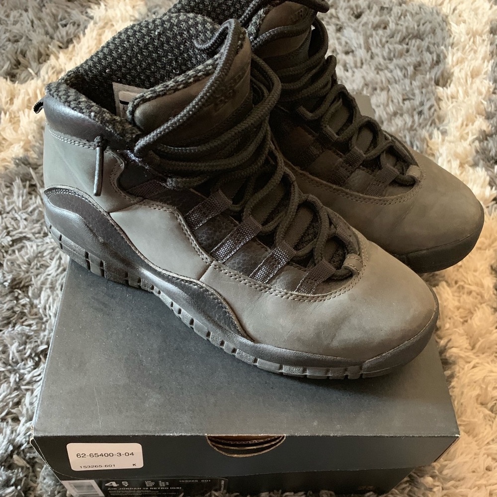 Kids  Jordan’s sneakers